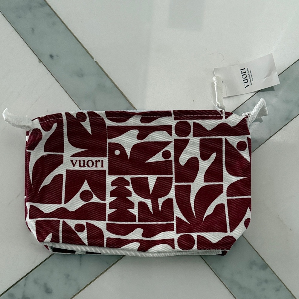 VUORI Canvas Zippered Pouch. Brand New with Tags. Colour “Strawberry”.